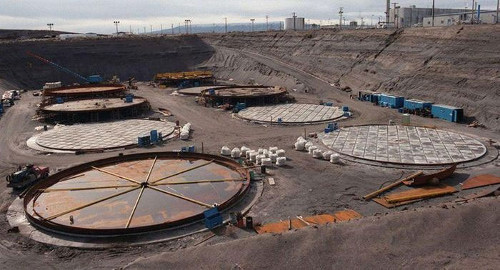 Trong hơn 40 năm, chất thải phóng xạ từ quá trình xử lý plutonium đã được bơm vào 177 bể chứa