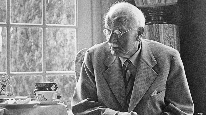  Carl Jung còn được xem là một “nhà tiên tri” với những trải nghiệm huyền bí