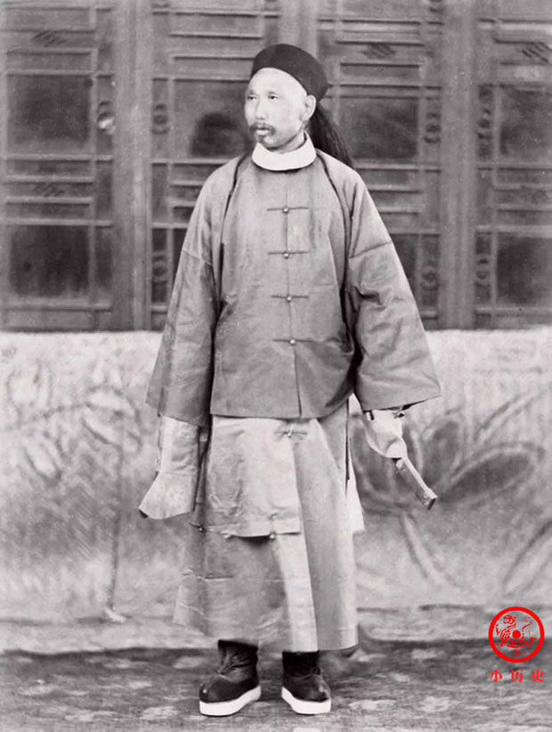Thủy sư đề đốc Đinh Nhữ Xương.